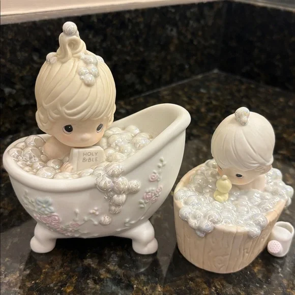 Precious moments a tub full of love he cleansed my soul bath bubbles figurine - Picture 1 of 13